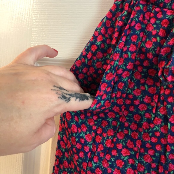 NWT Sleeveless Romper - Picture 2 of 5